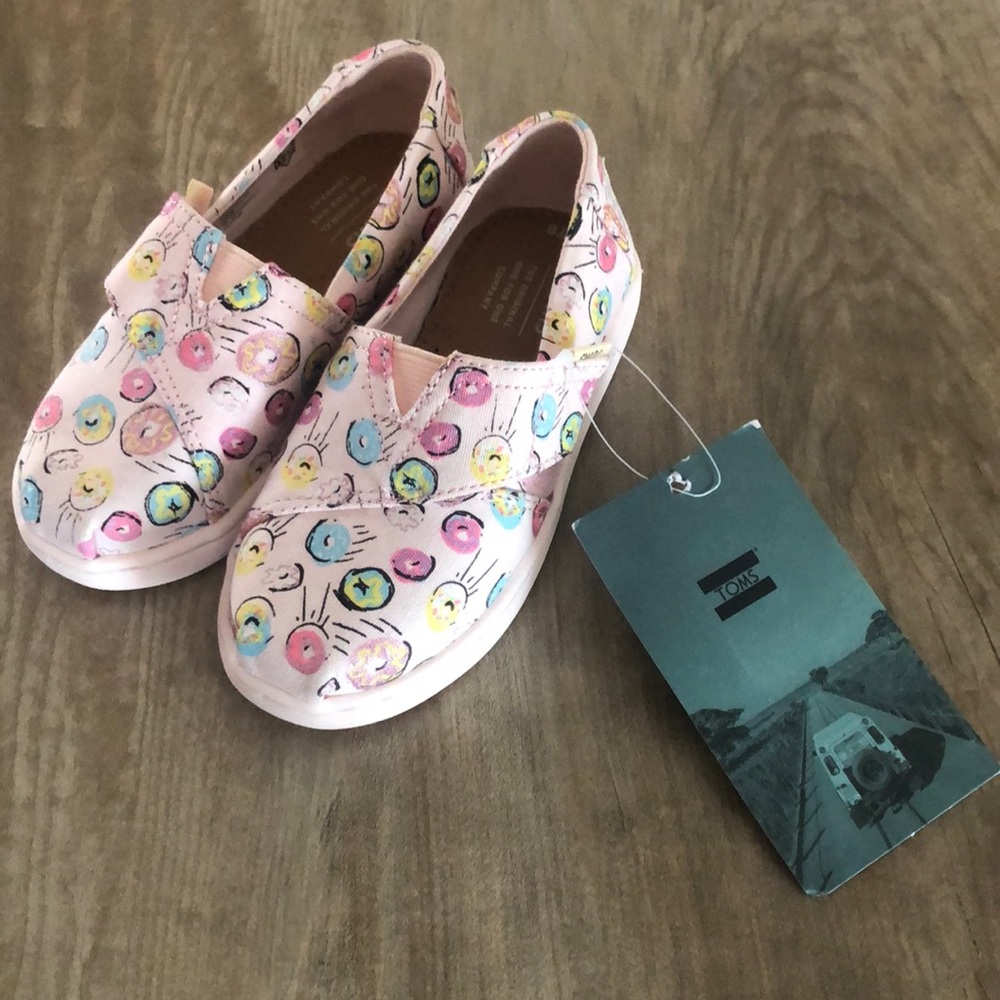 Toddler size 8 donut toms